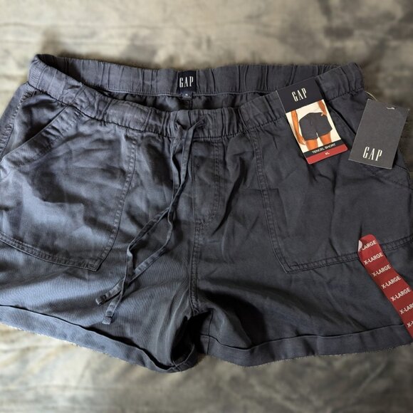 GAP Pants - Gap Cotton Shorts Size Extra Large Never Worn With Tags
